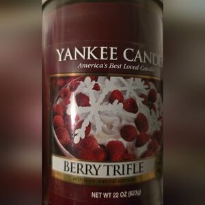 220z 2 Wick Yankee Candle Berry Trifle